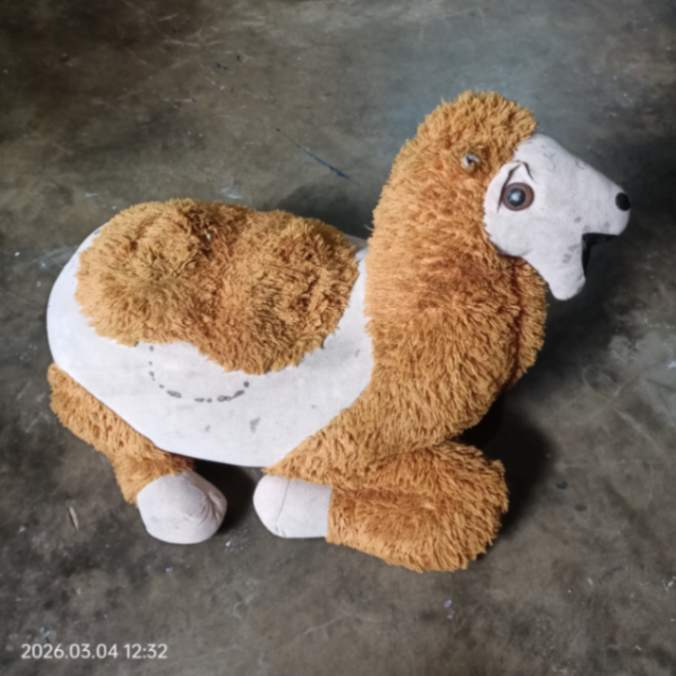 Boneka unta besar